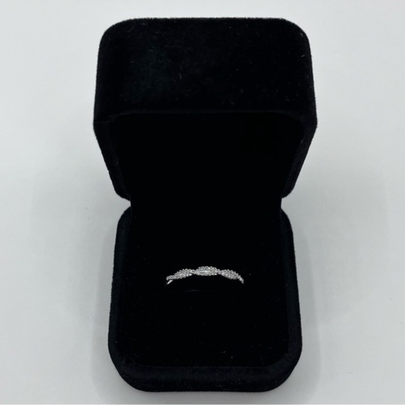 0.20 CT Double Twist Natural Diamond Wedding Ring - Picture 1 of 5